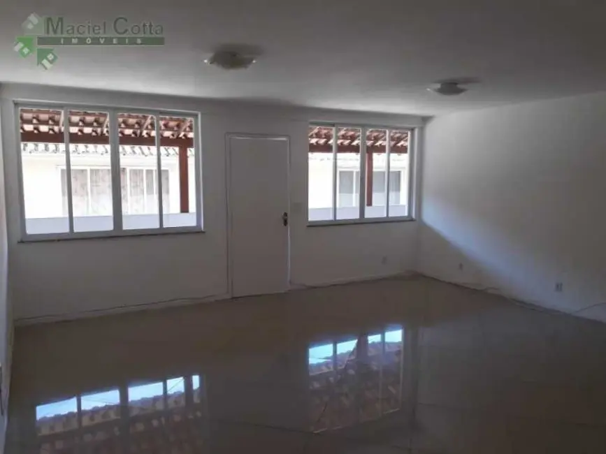 Foto 2 de Casa de Condomínio com 3 quartos para alugar, 90m2 em Rio De Janeiro - RJ