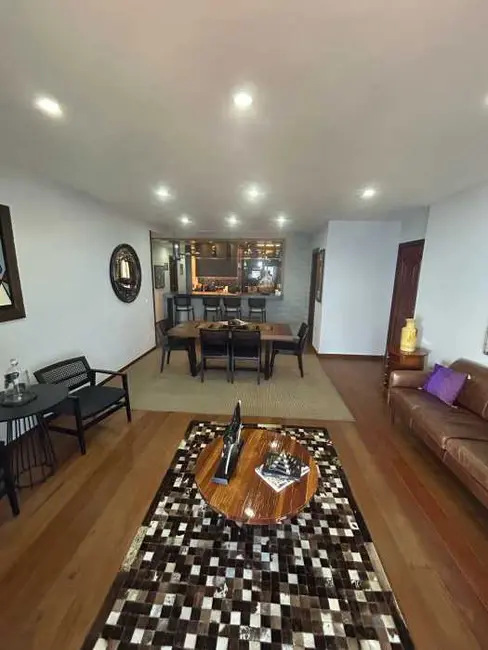 Foto 6 de Apartamento com 4 quartos à venda, 170m2 em Rio De Janeiro - RJ