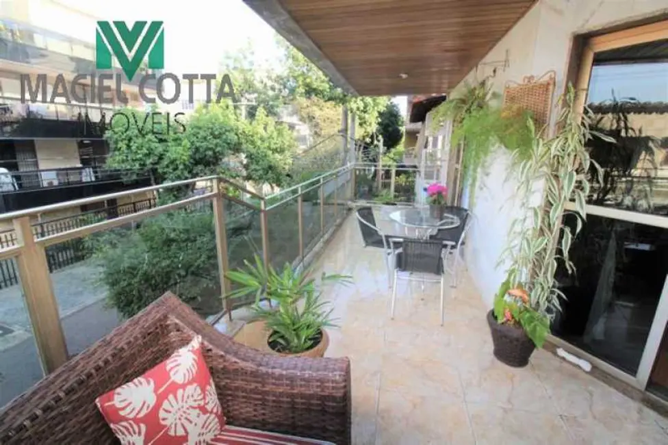 Foto 1 de Apartamento com 4 quartos à venda, 200m2 em Rio De Janeiro - RJ