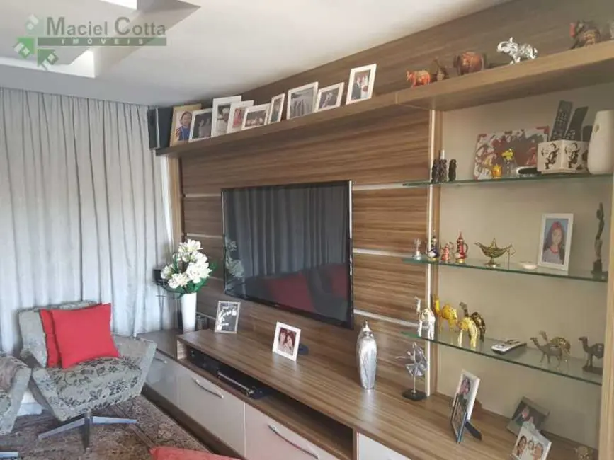 Casa com 3 quartos à venda, 500m2 em Rio De Janeiro - RJ - imagem 4 Foto 4 de Casa com 3 quartos à venda, 500m2 em Rio De Janeiro - RJ