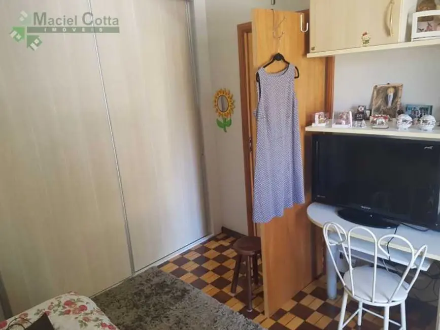 Casa com 3 quartos à venda, 500m2 em Rio De Janeiro - RJ - imagem 6 Foto 6 de Casa com 3 quartos à venda, 500m2 em Rio De Janeiro - RJ