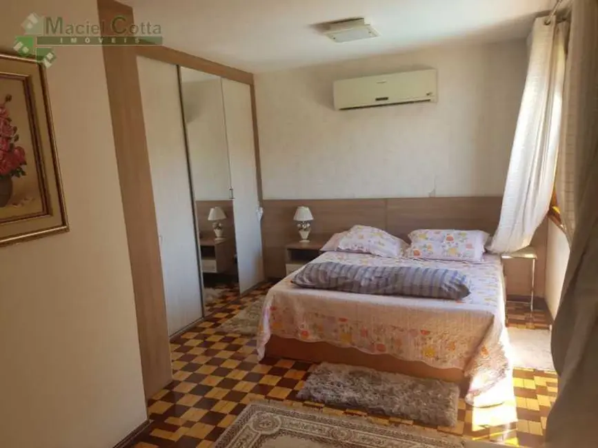 Casa com 3 quartos à venda, 500m2 em Rio De Janeiro - RJ - imagem 5 Foto 5 de Casa com 3 quartos à venda, 500m2 em Rio De Janeiro - RJ