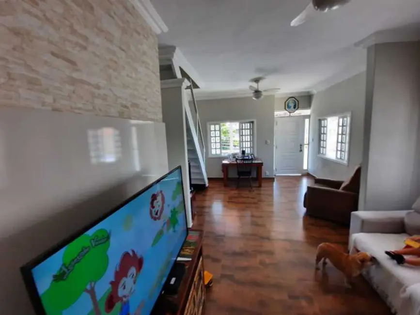 Casa com 4 quartos à venda, 300m2 em Rio De Janeiro - RJ - imagem 4 Foto 4 de Casa com 4 quartos à venda, 300m2 em Rio De Janeiro - RJ