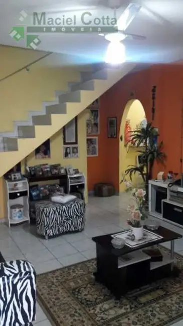 Foto 1 de Casa com 4 quartos à venda, 140m2 em Rio De Janeiro - RJ