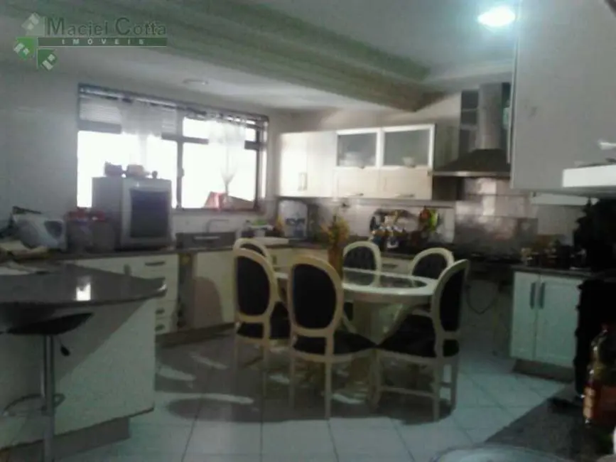 Casa com 4 quartos à venda, 400m2 em Rio De Janeiro - RJ - imagem 3 Foto 3 de Casa com 4 quartos à venda, 400m2 em Rio De Janeiro - RJ