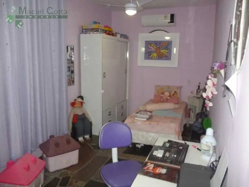 Casa com 5 quartos à venda, 160m2 em Rio De Janeiro - RJ - imagem 9 Foto 9 de Casa com 5 quartos à venda, 160m2 em Rio De Janeiro - RJ