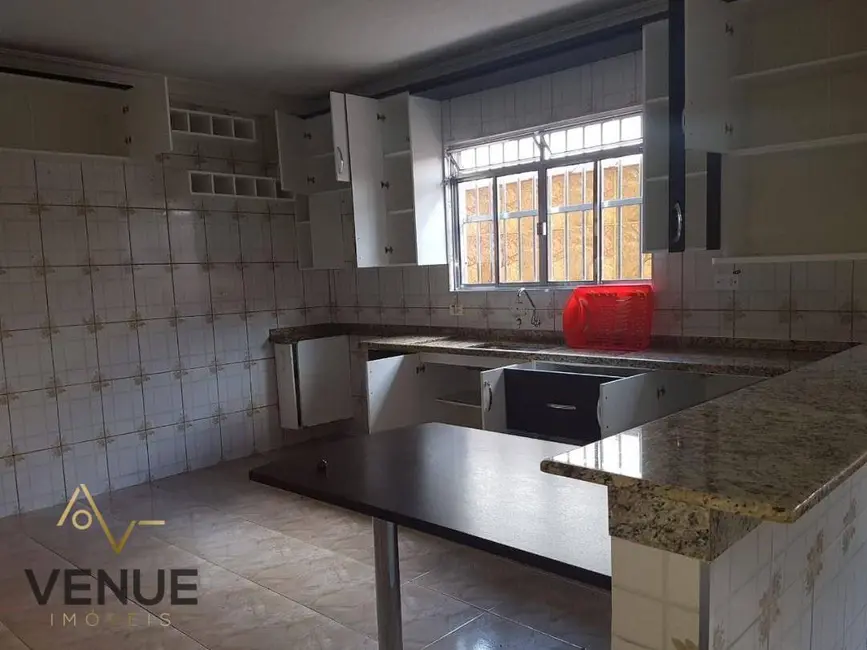 Casa com 3 quartos à venda, 300m2 em Vila Urupês, Suzano - SP - imagem 4 Foto 4 de Casa com 3 quartos à venda, 300m2 em Vila Urupês, Suzano - SP
