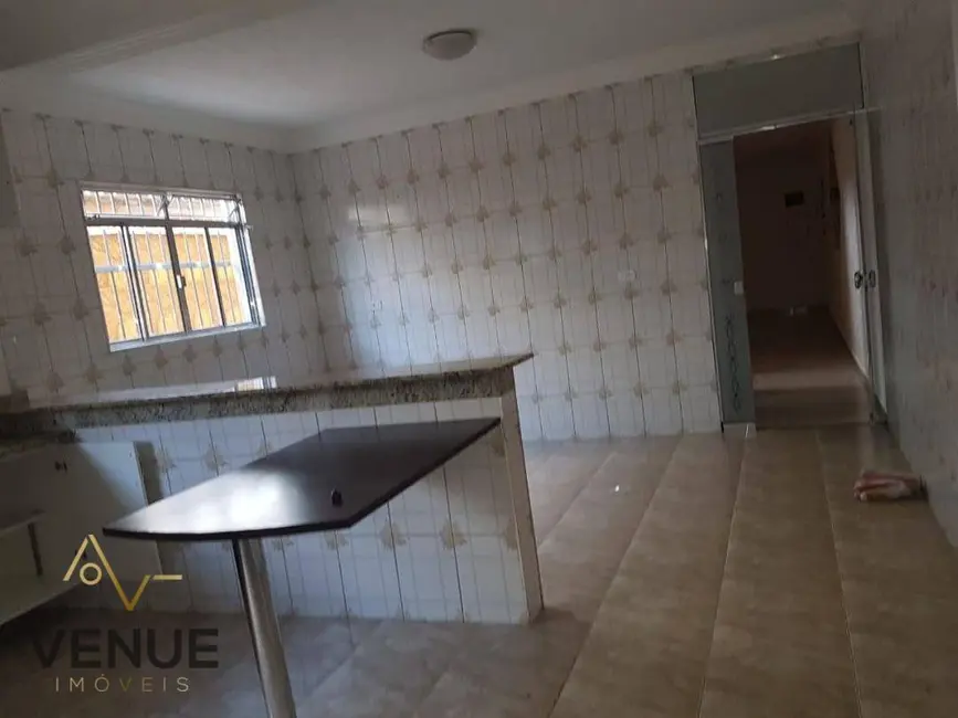 Casa com 3 quartos à venda, 300m2 em Vila Urupês, Suzano - SP - imagem 3 Foto 3 de Casa com 3 quartos à venda, 300m2 em Vila Urupês, Suzano - SP