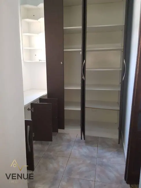 Casa com 3 quartos à venda, 300m2 em Vila Urupês, Suzano - SP - imagem 7 Foto 7 de Casa com 3 quartos à venda, 300m2 em Vila Urupês, Suzano - SP