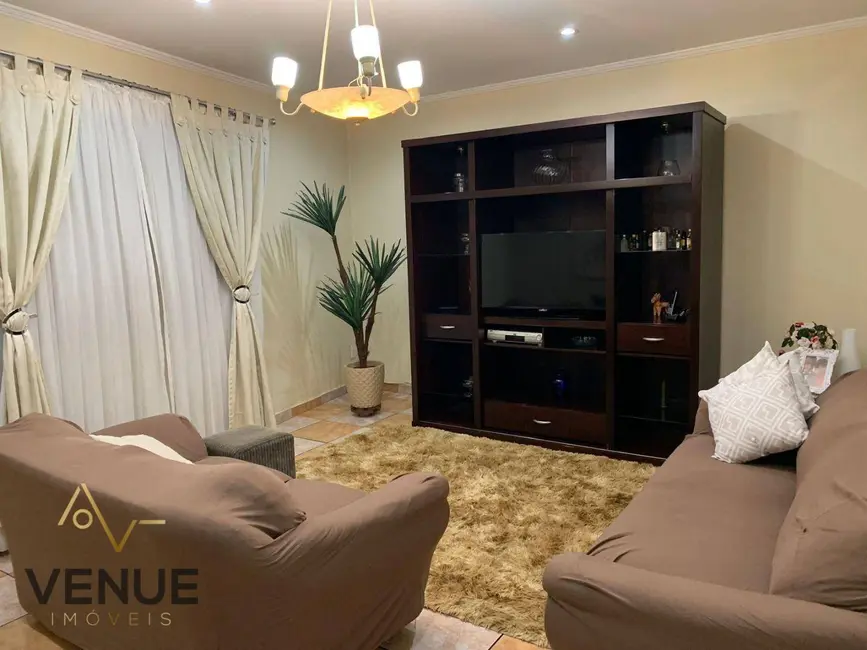 Sobrado com 3 quartos à venda, 164m2 em Jardim Alto Alegre (São Rafael), São Paulo - SP - imagem 6 Foto 6 de Sobrado com 3 quartos à venda, 164m2 em Jardim Alto Alegre (São Rafael), São Paulo - SP