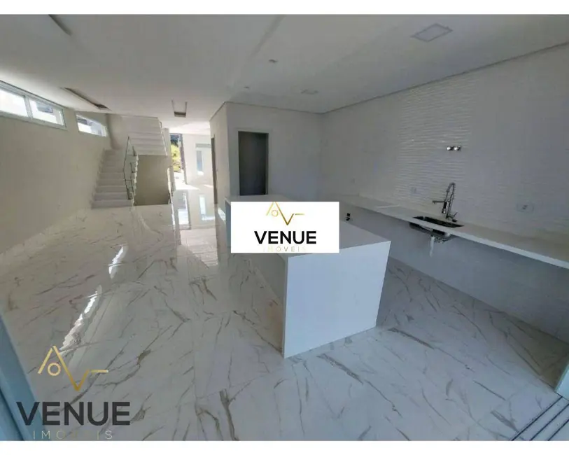 Foto 1 de Sobrado com 4 quartos à venda, 301m2 em Jardim Fazenda Rincão, Aruja - SP
