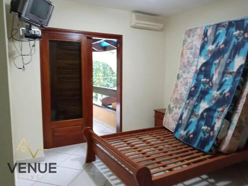 Foto 5 de Sobrado com 6 quartos à venda, 550m2 em Park Imperial, Caraguatatuba - SP