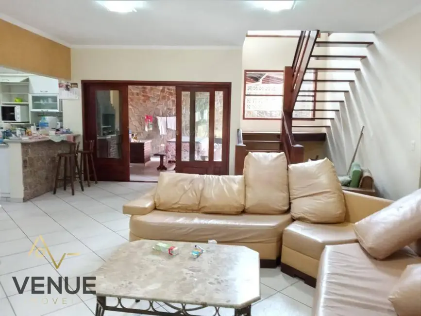 Foto 8 de Sobrado com 6 quartos à venda, 550m2 em Park Imperial, Caraguatatuba - SP