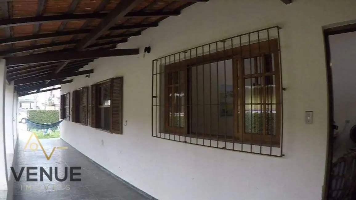 Casa com 4 quartos à venda, 360m2 em Martim de Sá, Caraguatatuba - SP - imagem 3 Foto 3 de Casa com 4 quartos à venda, 360m2 em Martim de Sá, Caraguatatuba - SP