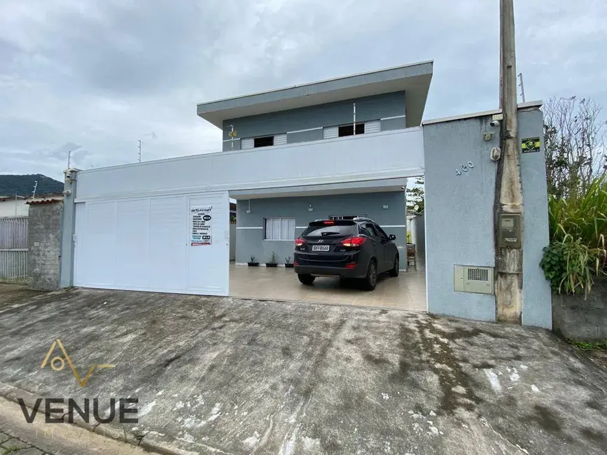 Foto 6 de Sobrado com 8 quartos à venda, 216m2 em Martim de Sá, Caraguatatuba - SP