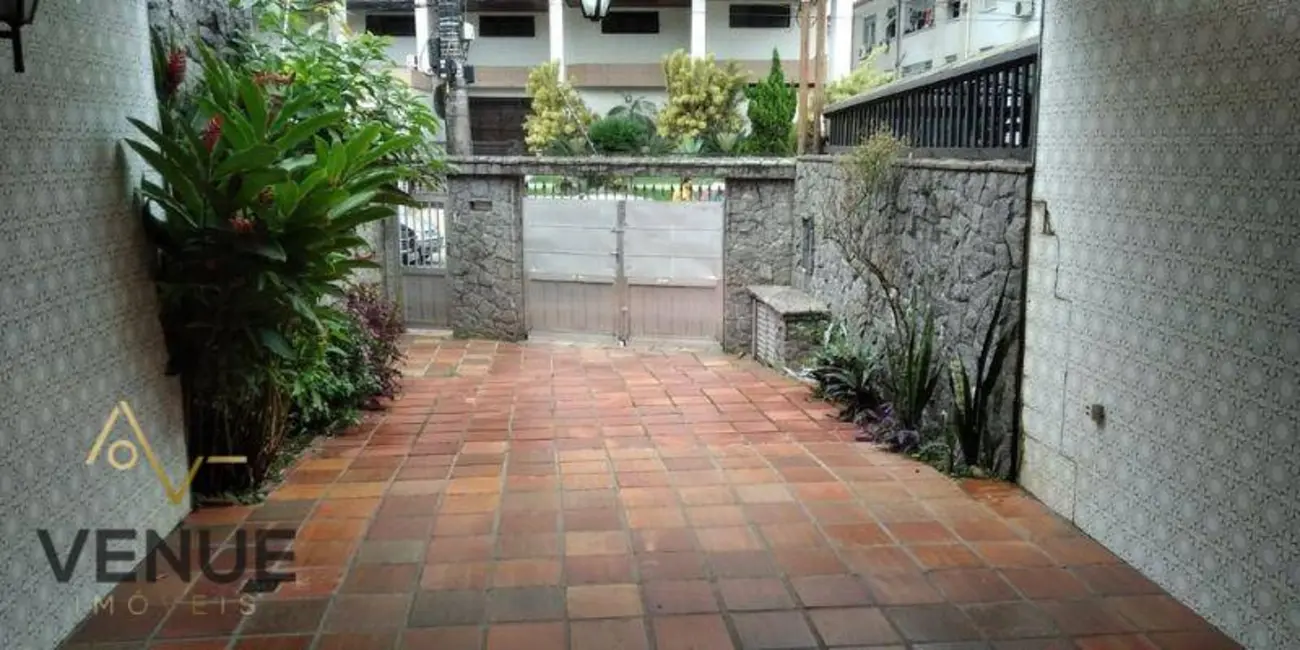 Foto 2 de Casa com 4 quartos à venda, 200m2 em Boqueirão, Santos - SP