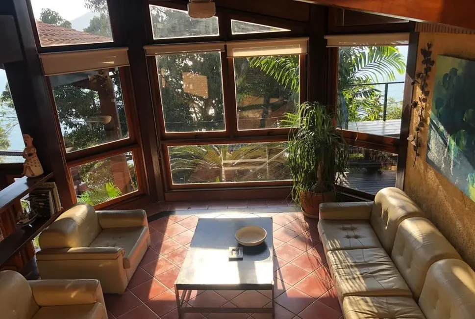 Foto 5 de Sobrado com 4 quartos à venda, 2400m2 em Ubatuba - SP