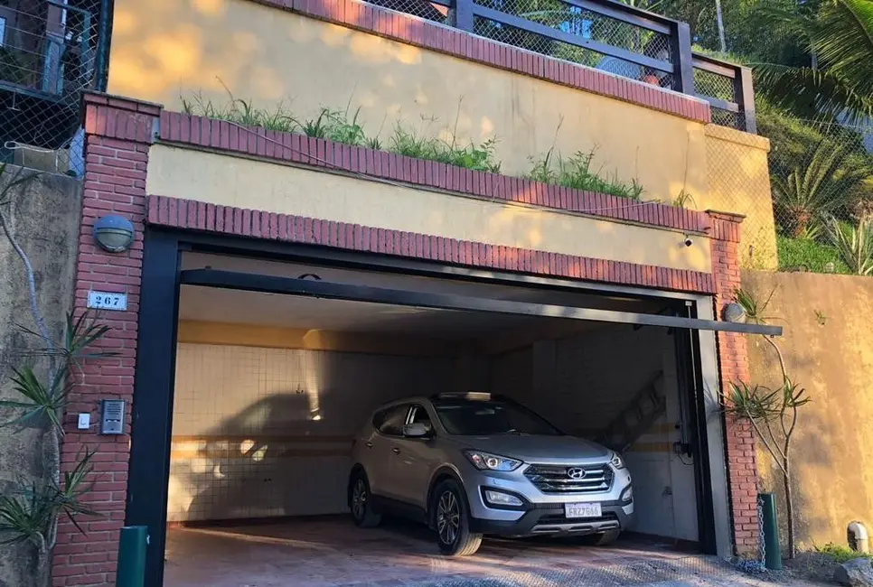 Foto 6 de Sobrado com 4 quartos à venda, 2400m2 em Ubatuba - SP