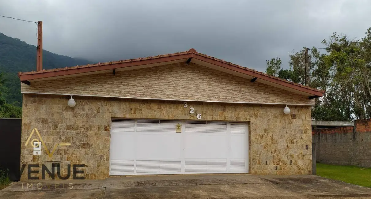Casa com 3 quartos à venda, 375m2 em Ubatuba - SP - imagem 2 Foto 2 de Casa com 3 quartos à venda, 375m2 em Ubatuba - SP