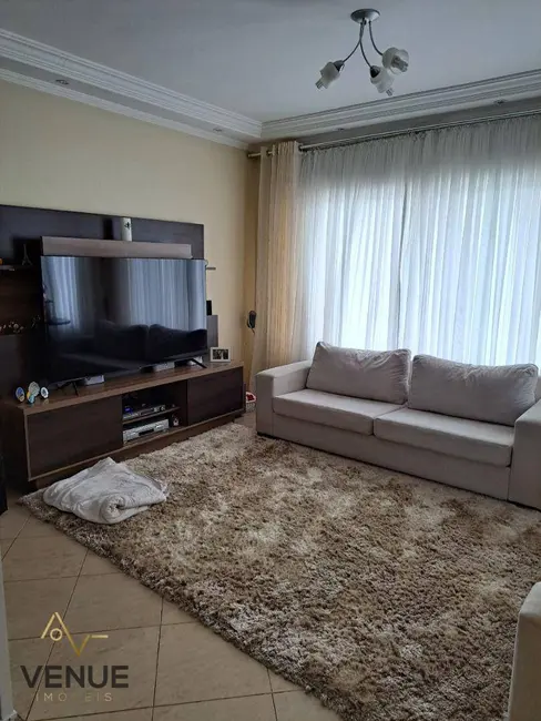 Foto 8 de Sobrado com 3 quartos à venda, 250m2 em Vila Irmãos Arnoni, São Paulo - SP