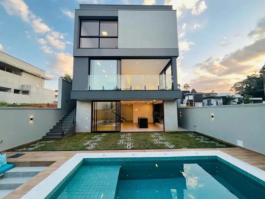 Foto 3 de Sobrado com 4 quartos à venda, 300m2 em Residencial Real Park, Aruja - SP