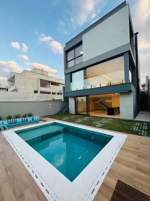 Foto 4 de Sobrado com 4 quartos à venda, 300m2 em Residencial Real Park, Aruja - SP