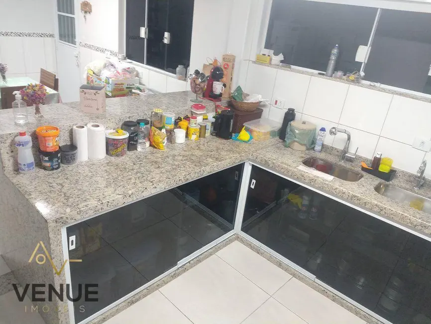 Foto 3 de Sobrado com 3 quartos à venda, 220m2 em Jardim Helena, Ferraz De Vasconcelos - SP