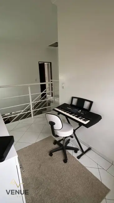 Sobrado com 4 quartos à venda, 270m2 em Jardim Modelo, Suzano - SP - imagem 6 Foto 6 de Sobrado com 4 quartos à venda, 270m2 em Jardim Modelo, Suzano - SP