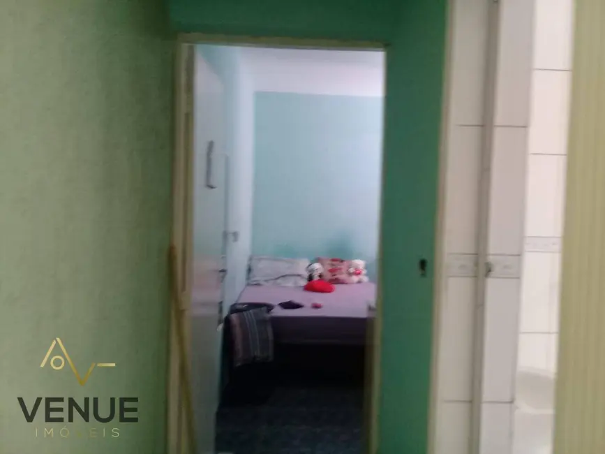 Foto 3 de Sobrado com 6 quartos à venda, 240m2 em Jardim Iva, São Paulo - SP