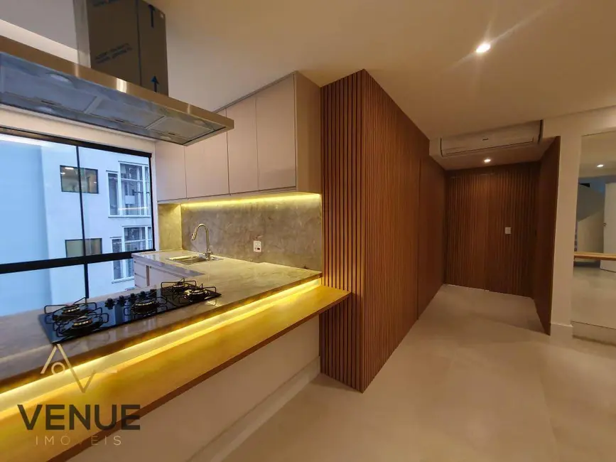 Foto 2 de Cobertura com 3 quartos à venda, 170m2 em Vila Olímpia, São Paulo - SP