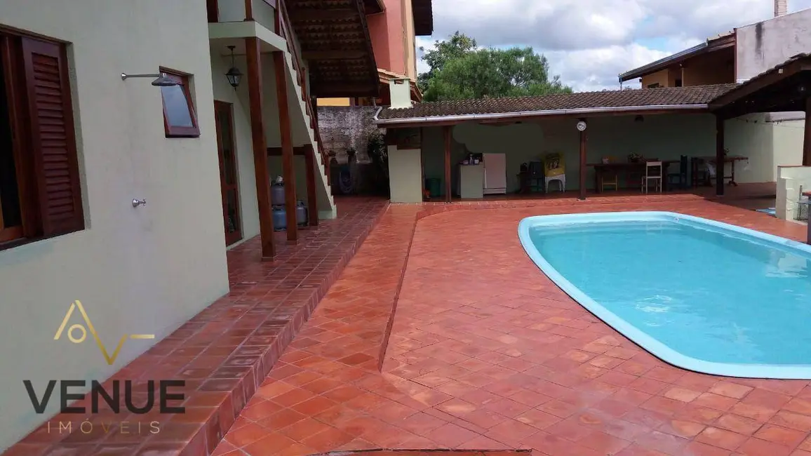 Foto 2 de Casa com 3 quartos à venda, 1100m2 em Jardim Estância Brasil, Atibaia - SP