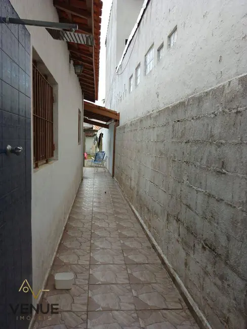 Foto 4 de Casa com 2 quartos à venda, 331m2 em Sumaré, Caraguatatuba - SP