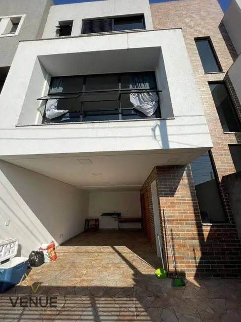 Sobrado com 2 quartos à venda, 120m2 em Vila Antonieta, São Paulo - SP - imagem 3 Foto 3 de Sobrado com 2 quartos à venda, 120m2 em Vila Antonieta, São Paulo - SP