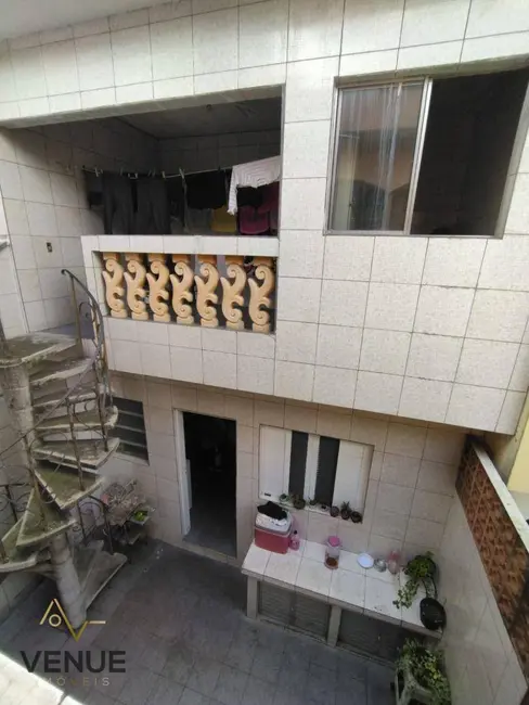 Sobrado com 3 quartos à venda, 156m2 em Jardim Las Vegas, Santo Andre - SP - imagem 4 Foto 4 de Sobrado com 3 quartos à venda, 156m2 em Jardim Las Vegas, Santo Andre - SP