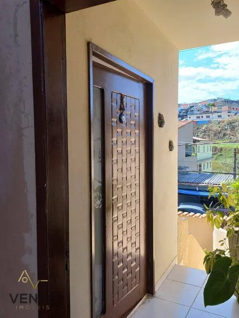 Sobrado com 4 quartos à venda, 227m2 em Cidade Líder, São Paulo - SP - imagem 6 Foto 6 de Sobrado com 4 quartos à venda, 227m2 em Cidade Líder, São Paulo - SP