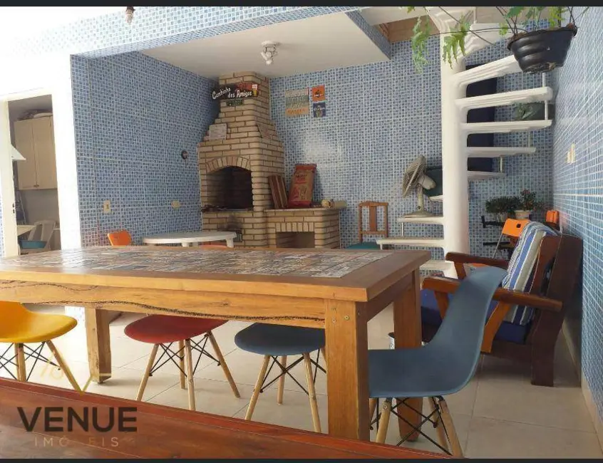 Foto 3 de Sobrado com 3 quartos à venda, 250m2 em Aruja - SP