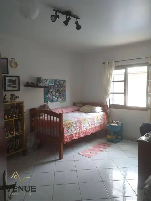 Foto 8 de Sobrado com 3 quartos à venda, 250m2 em Aruja - SP