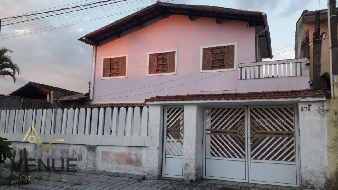 Sobrado com 6 quartos à venda, 270m2 em Itanhaem - SP - imagem 7 Foto 7 de Sobrado com 6 quartos à venda, 270m2 em Itanhaem - SP