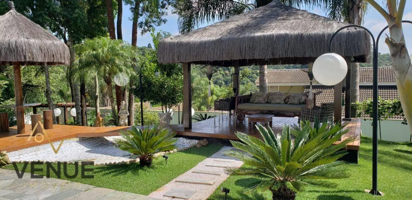 Casa de Condomínio com 6 quartos à venda, 2200m2 em Caputera, Aruja - SP - imagem 3 Foto 3 de Casa de Condomínio com 6 quartos à venda, 2200m2 em Caputera, Aruja - SP