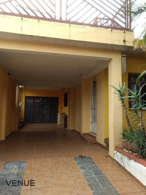 Foto 2 de Sobrado com 6 quartos à venda, 250m2 em Jardim Estela, Poa - SP