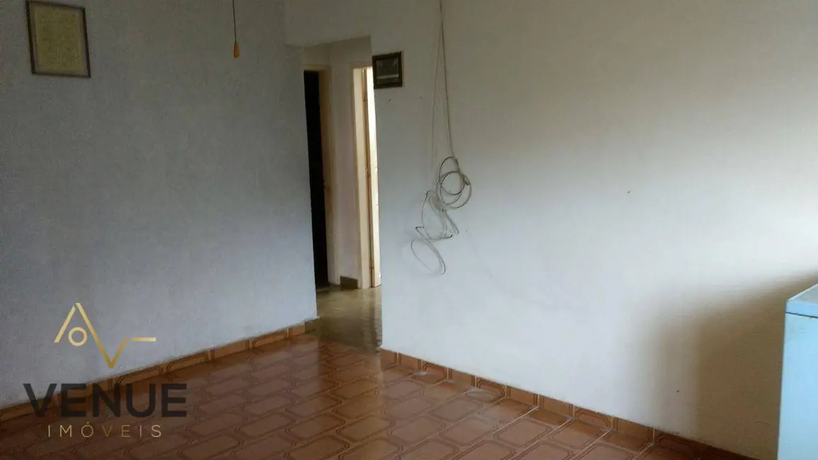 Sobrado com 6 quartos à venda, 250m2 em Jardim Estela, Poa - SP - imagem 6 Foto 6 de Sobrado com 6 quartos à venda, 250m2 em Jardim Estela, Poa - SP