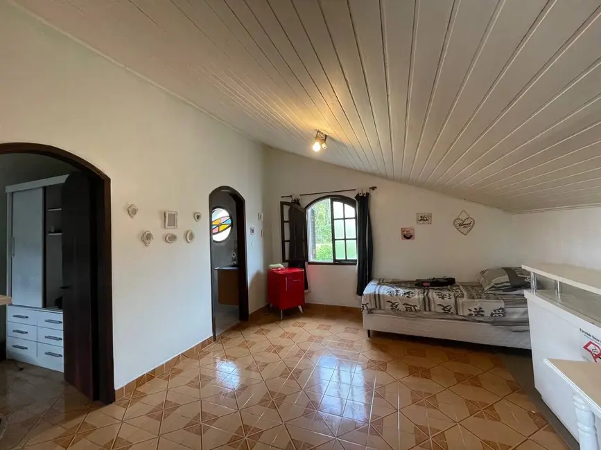 Foto 9 de Casa de Condomínio com 3 quartos à venda e para alugar, 300m2 em Caputera, Aruja - SP