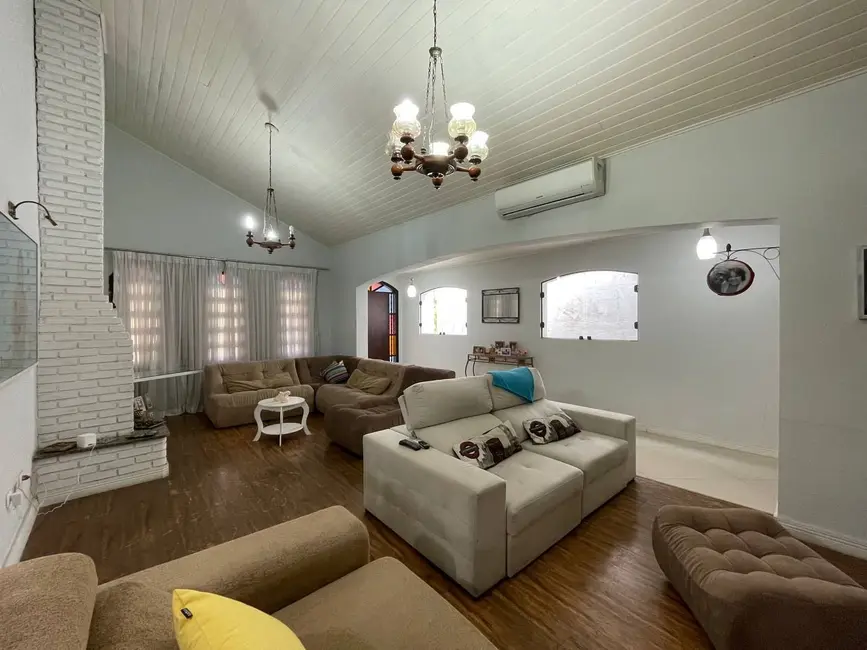 Foto 4 de Casa de Condomínio com 3 quartos à venda e para alugar, 300m2 em Caputera, Aruja - SP