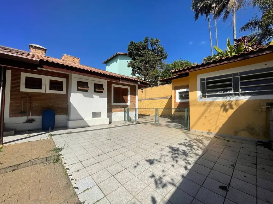 Foto 3 de Casa de Condomínio com 3 quartos à venda, 1100m2 em Caputera, Aruja - SP