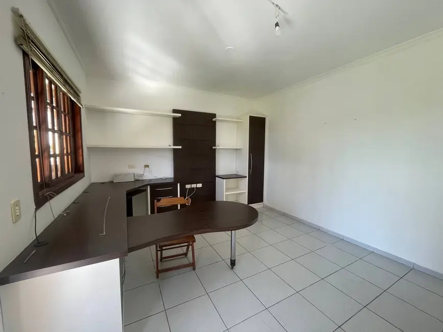 Foto 9 de Casa de Condomínio com 3 quartos à venda, 1100m2 em Caputera, Aruja - SP