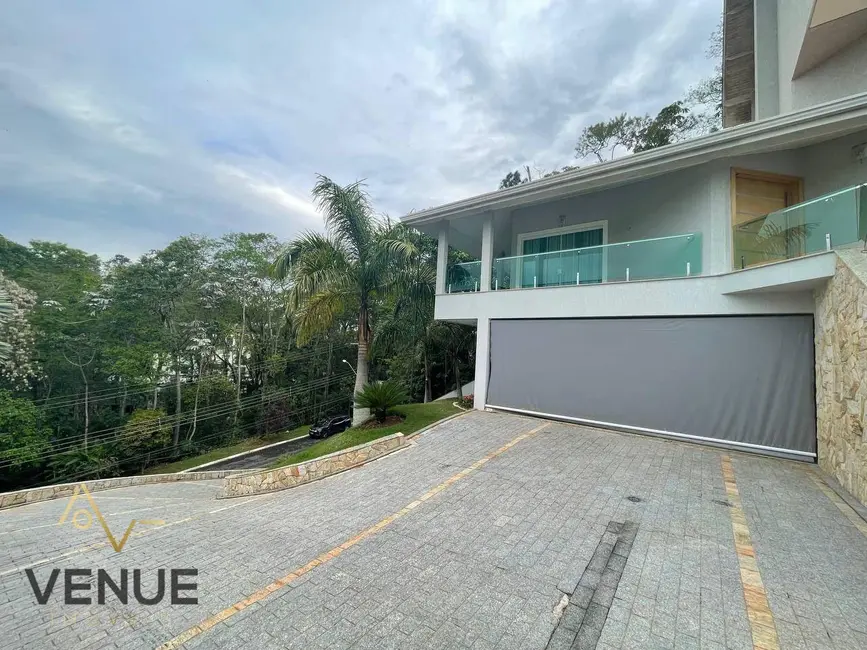 Foto 3 de Casa de Condomínio com 4 quartos à venda e para alugar, 1010m2 em Caputera, Aruja - SP