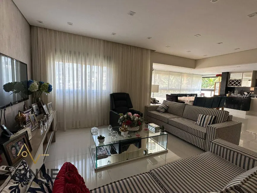 Foto 3 de Apartamento com 3 quartos à venda e para alugar, 193m2 em Aruja - SP