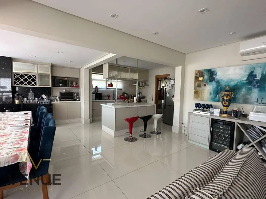 Foto 6 de Apartamento com 3 quartos à venda e para alugar, 193m2 em Aruja - SP