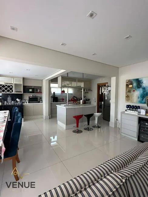 Foto 9 de Apartamento com 3 quartos à venda e para alugar, 193m2 em Aruja - SP