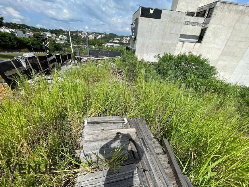 Foto 3 de Terreno / Lote à venda, 660m2 em Centro, Aruja - SP